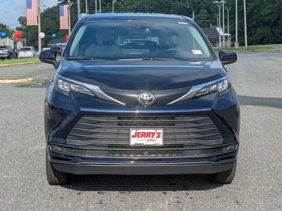 2026 Toyota Sienna LE