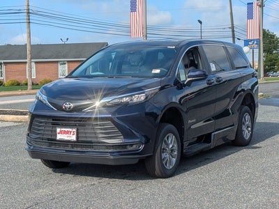 2026 Toyota Sienna LE