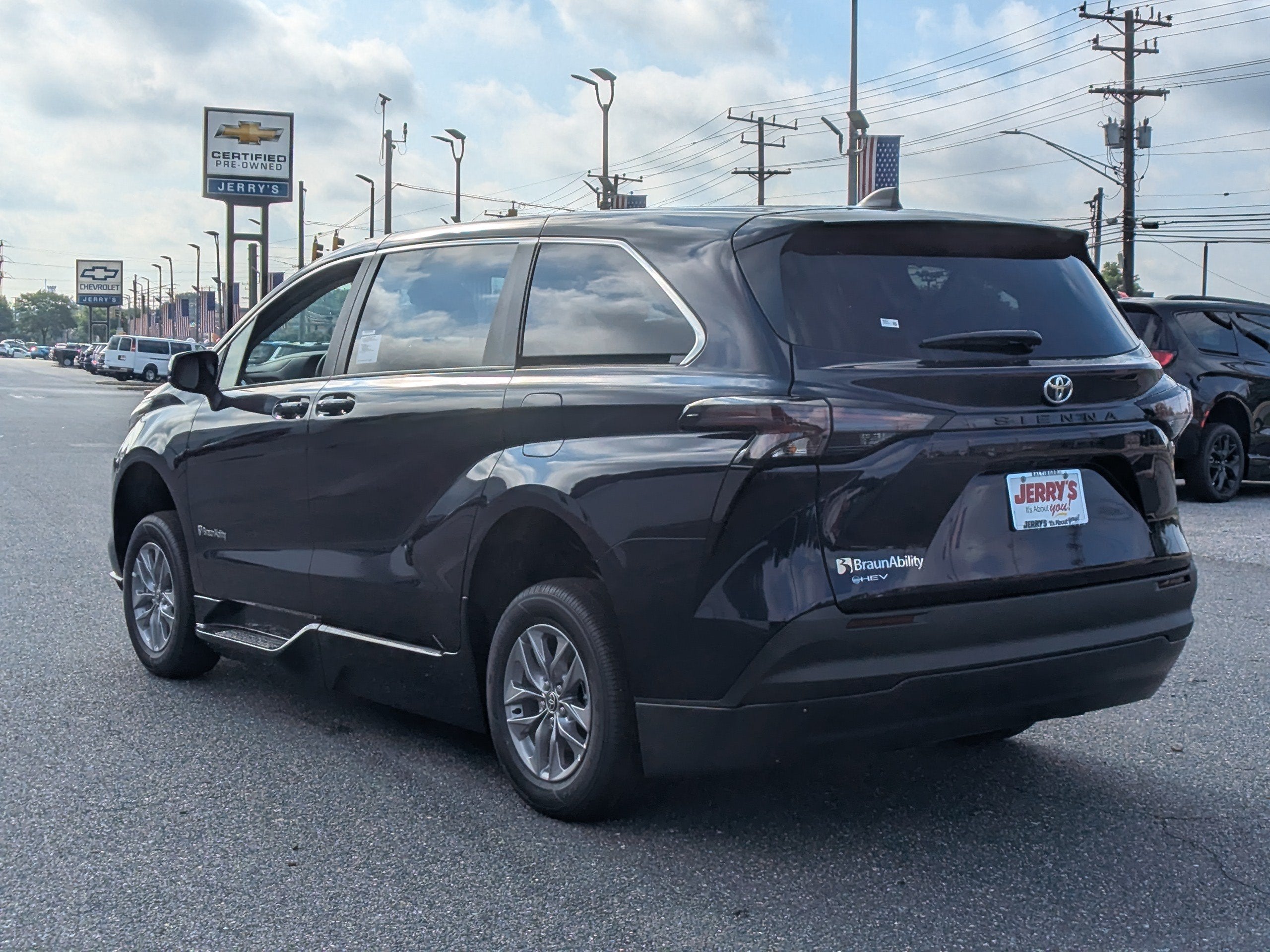2026 Toyota Sienna LE