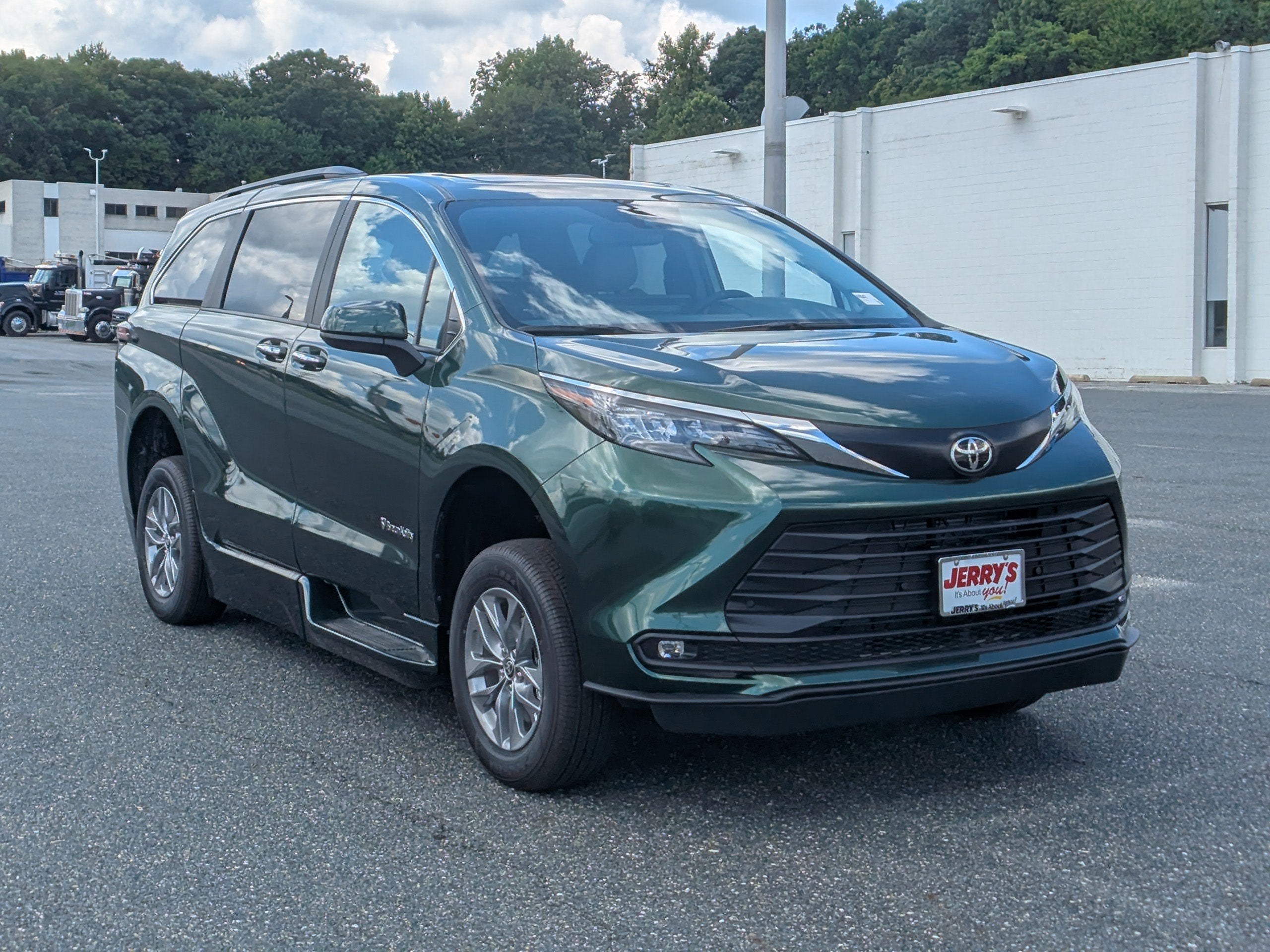 2026 Toyota Sienna XLE