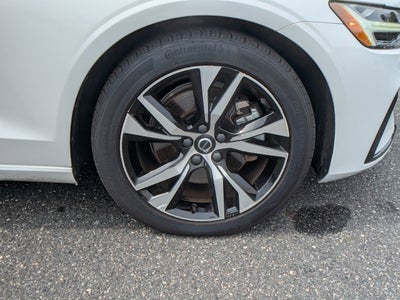 2024 Volvo S60 Core Dark Theme