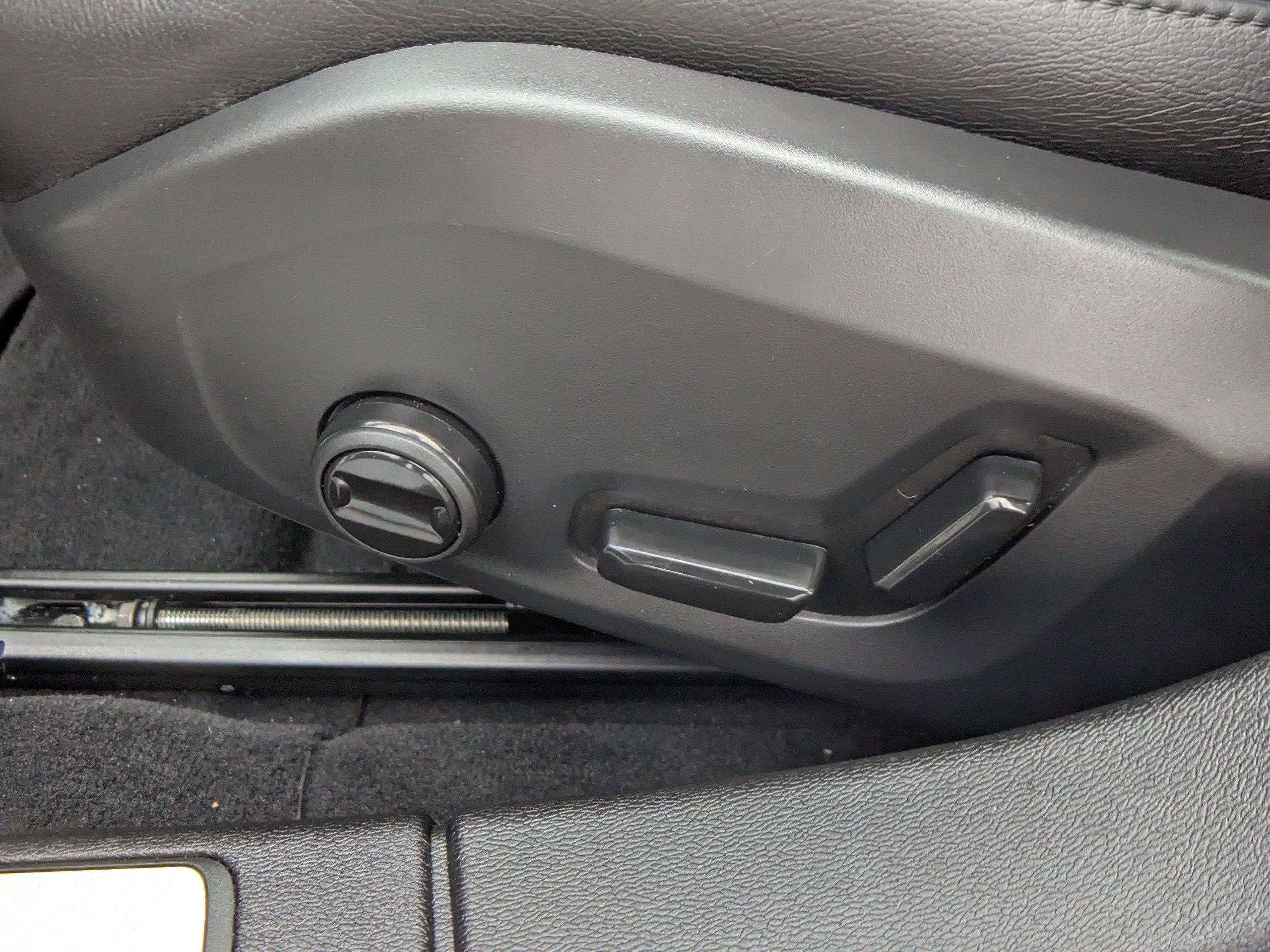 2024 Volvo S60 Core Dark Theme