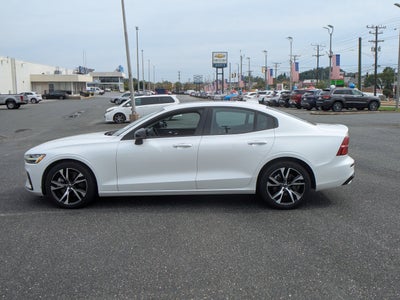 2024 Volvo S60 Core Dark Theme