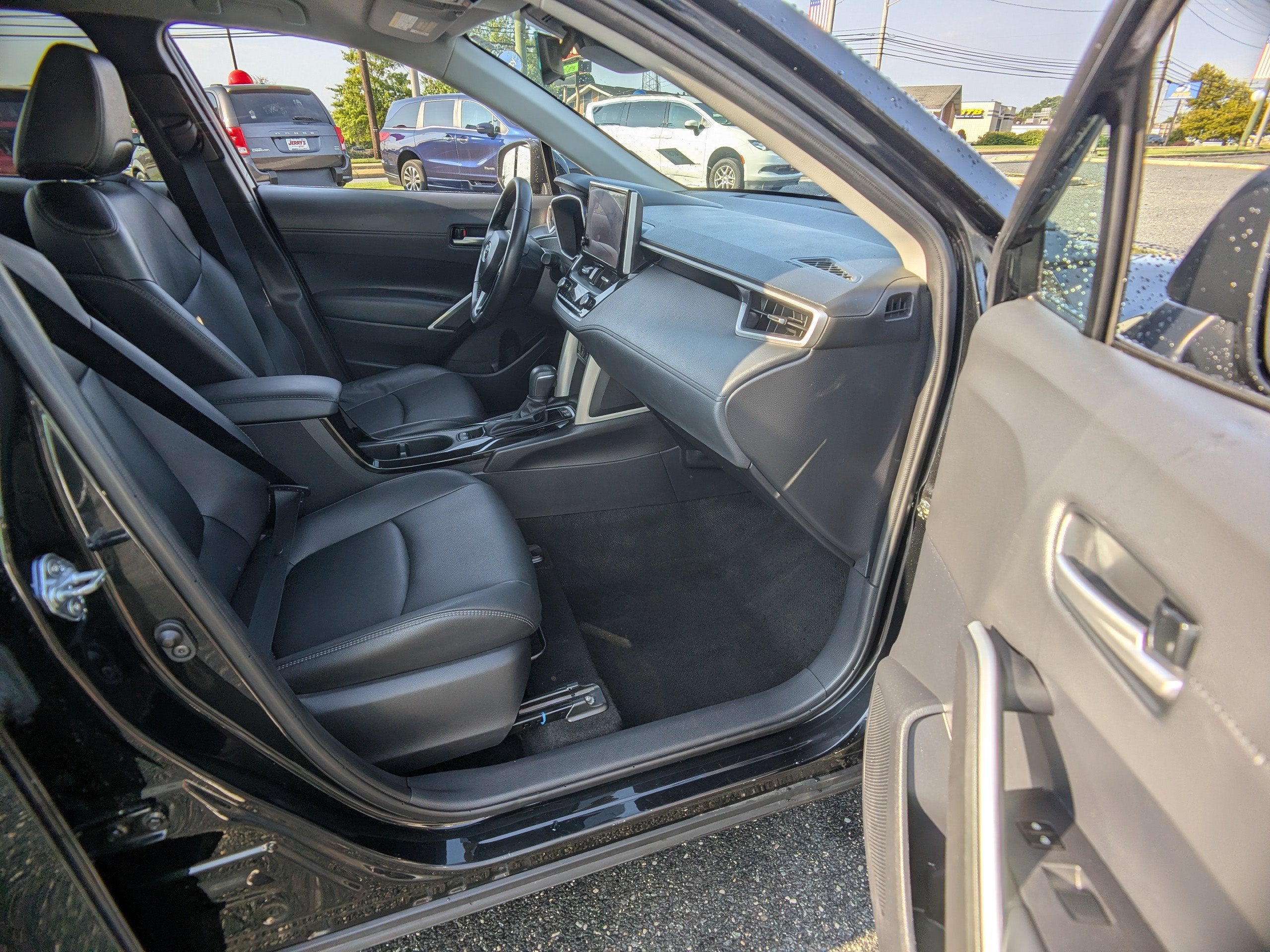 2025 Toyota Corolla Cross XLE
