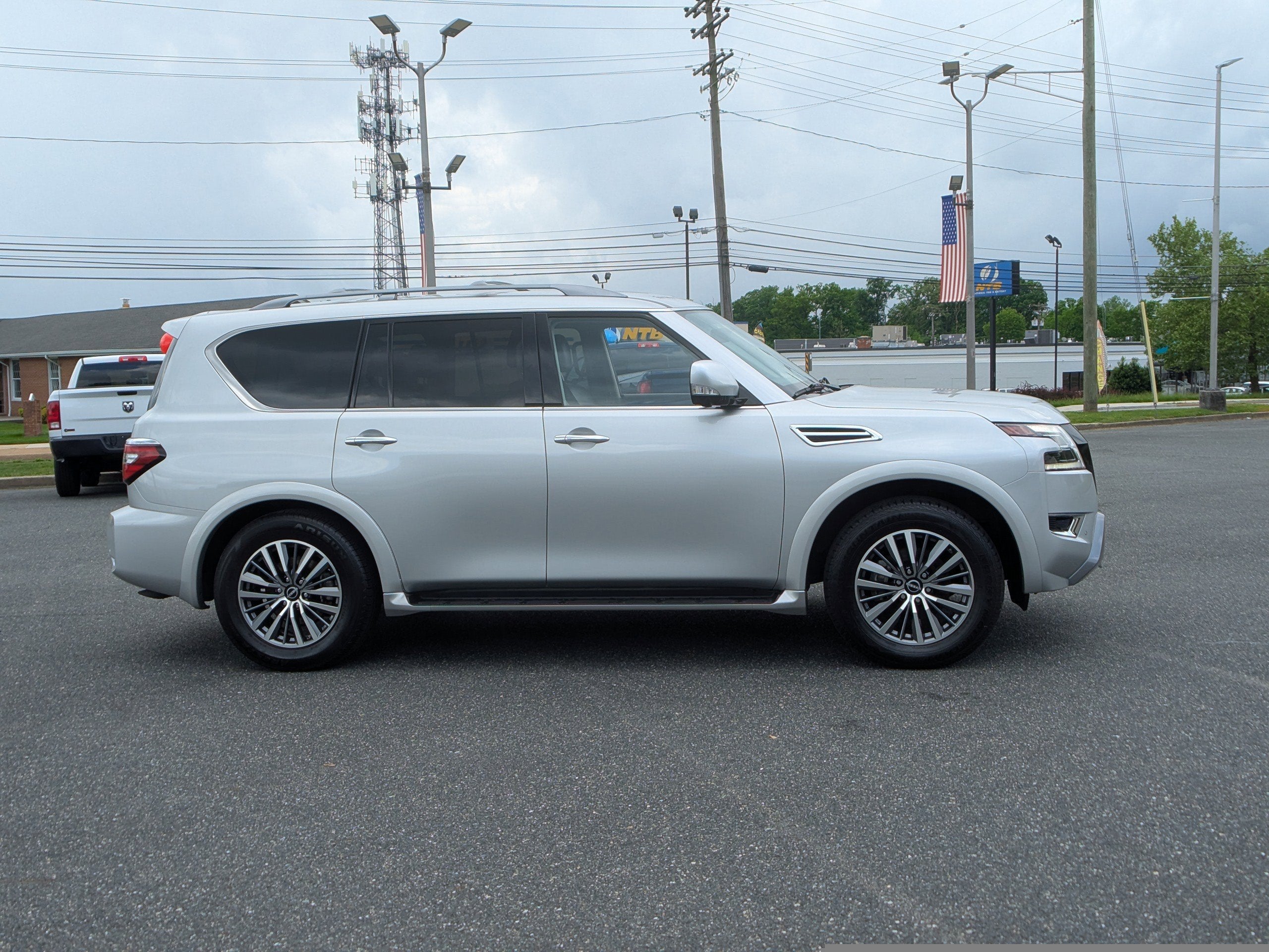 2023 Nissan Armada SL
