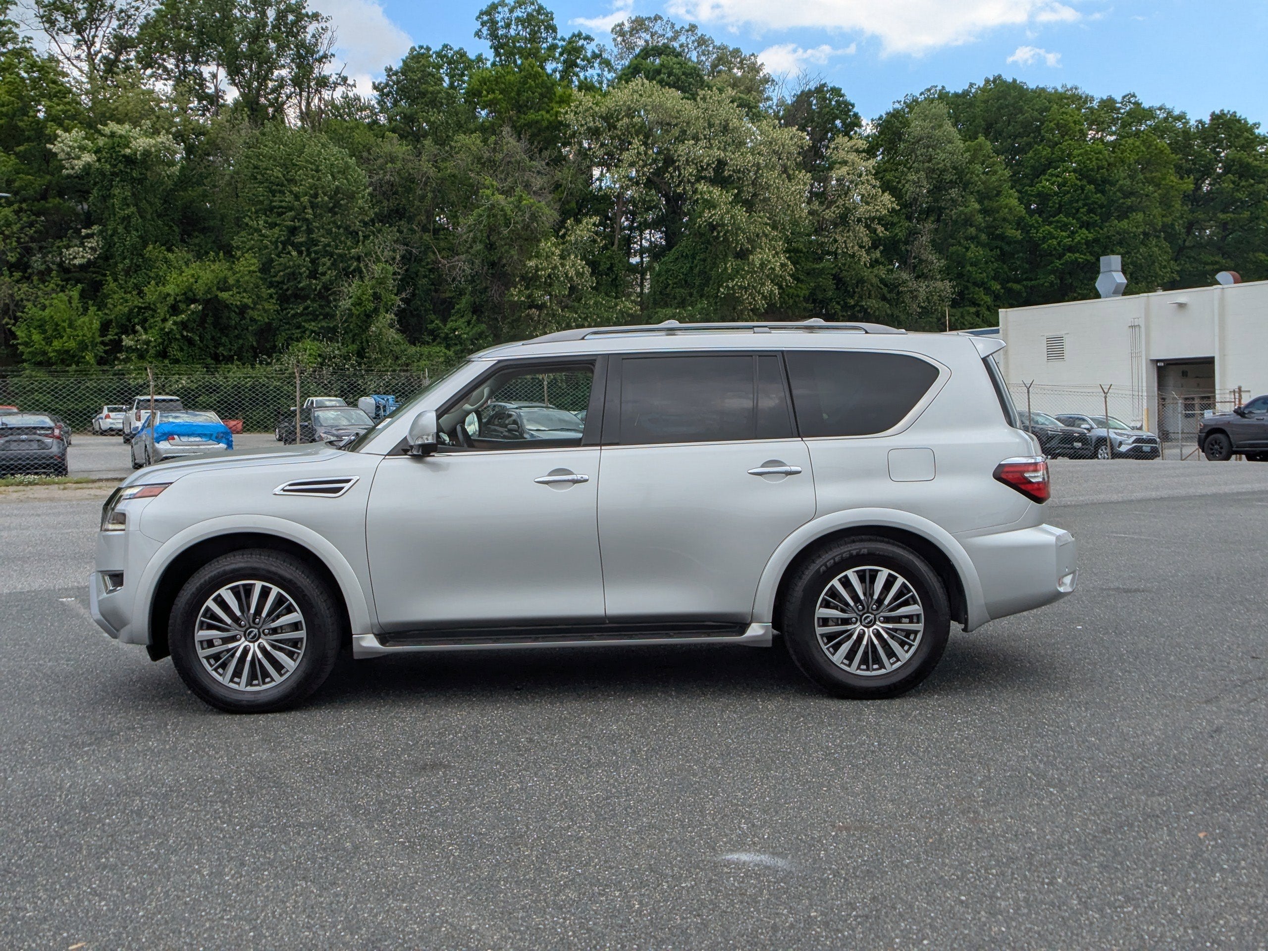 2023 Nissan Armada SL