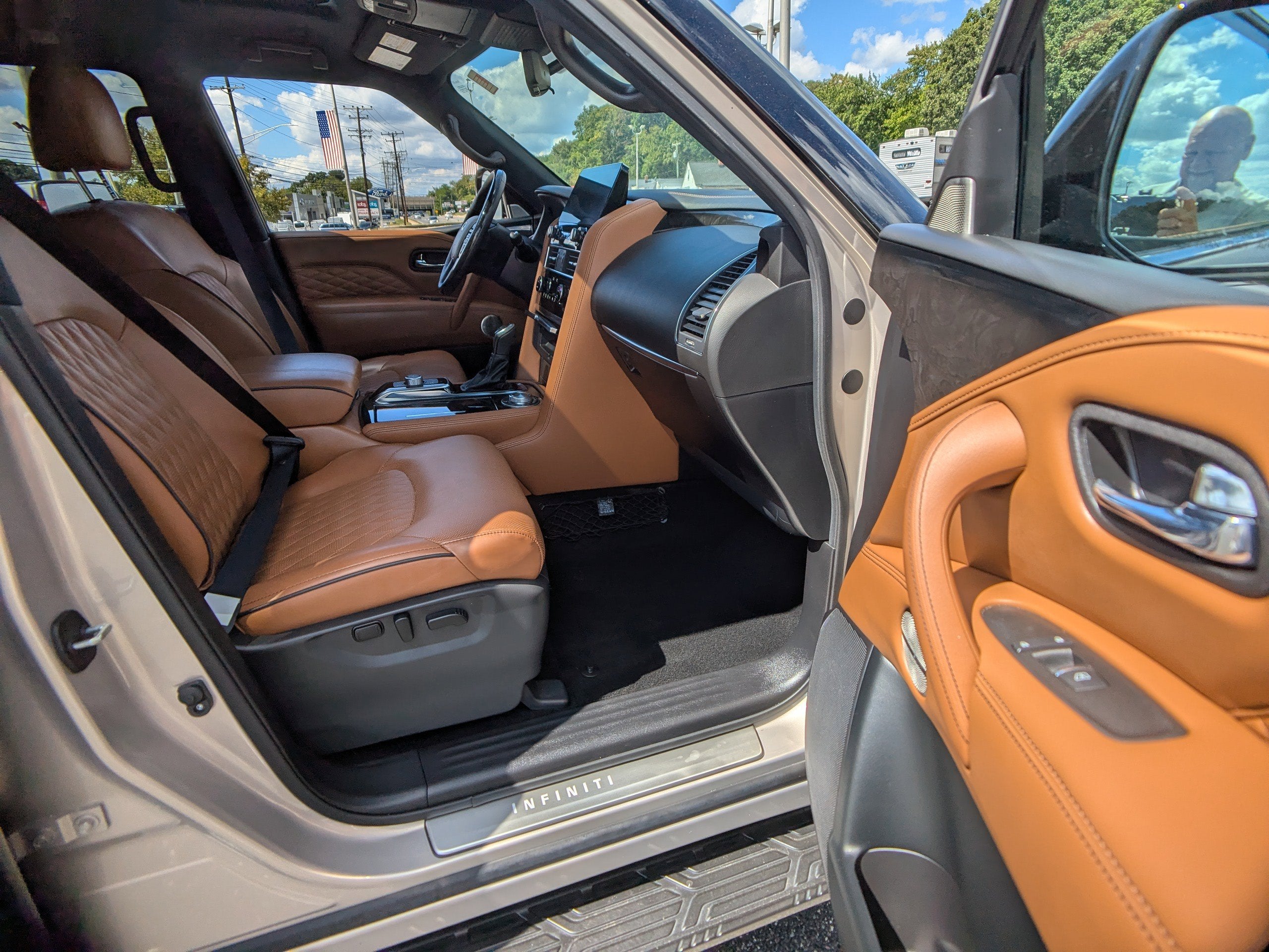 2024 INFINITI QX80 SENSORY