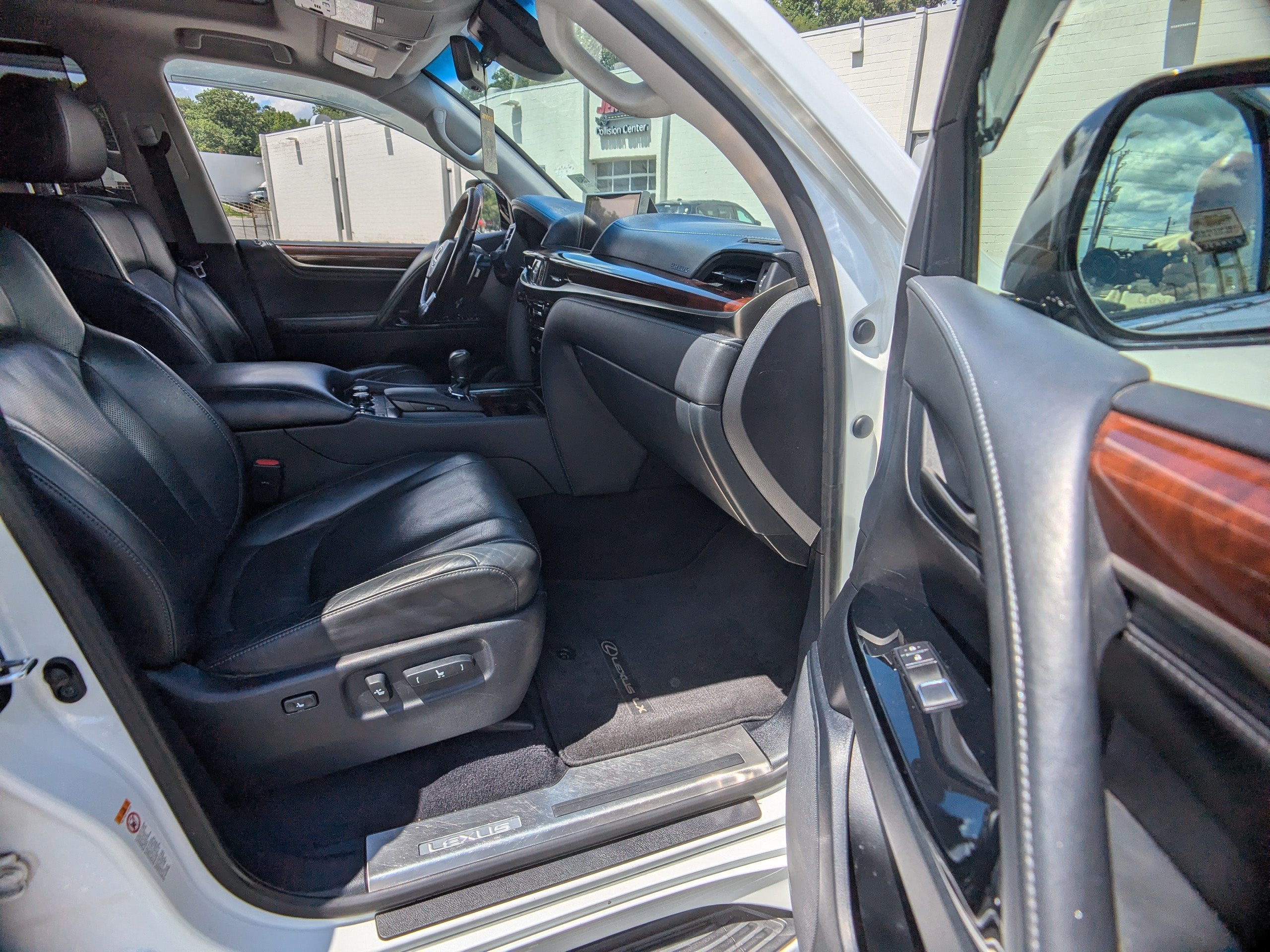 2017 Lexus LX LX 570