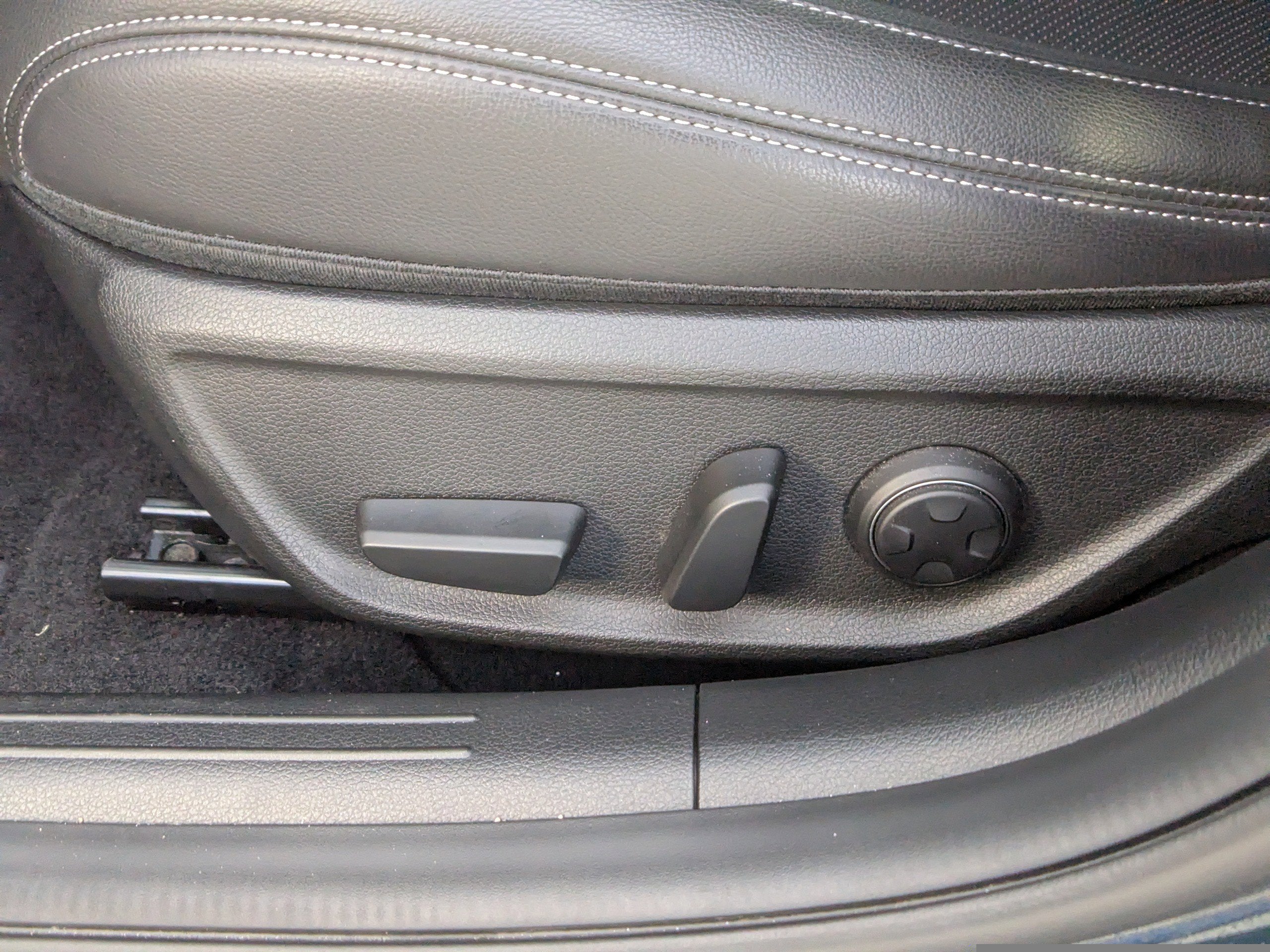 2024 Genesis G70 2.5T