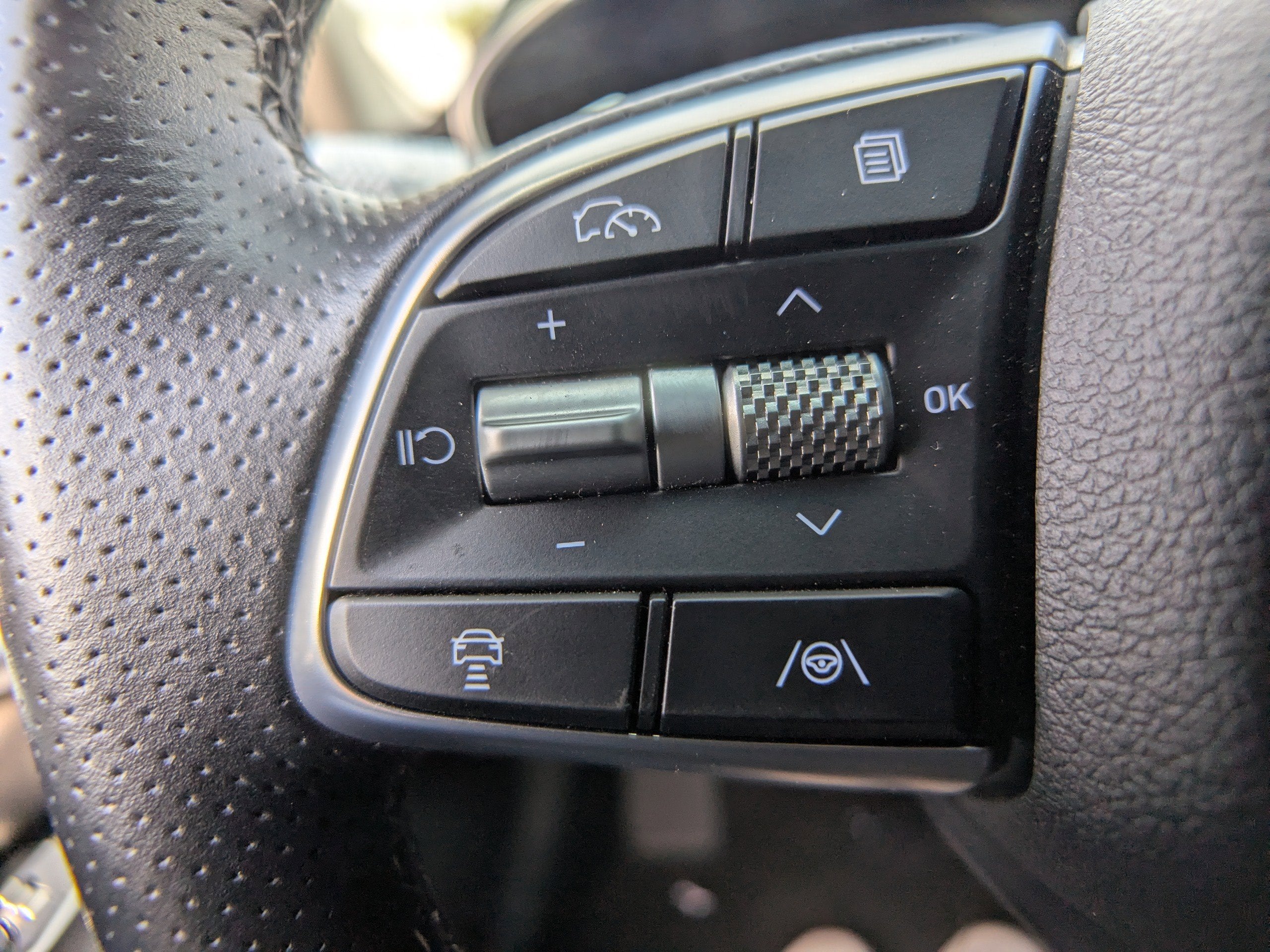 2024 Genesis G70 2.5T