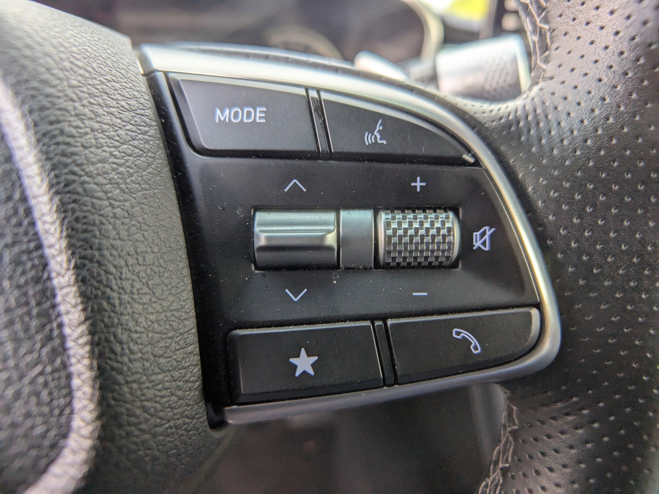 2024 Genesis G70 2.5T