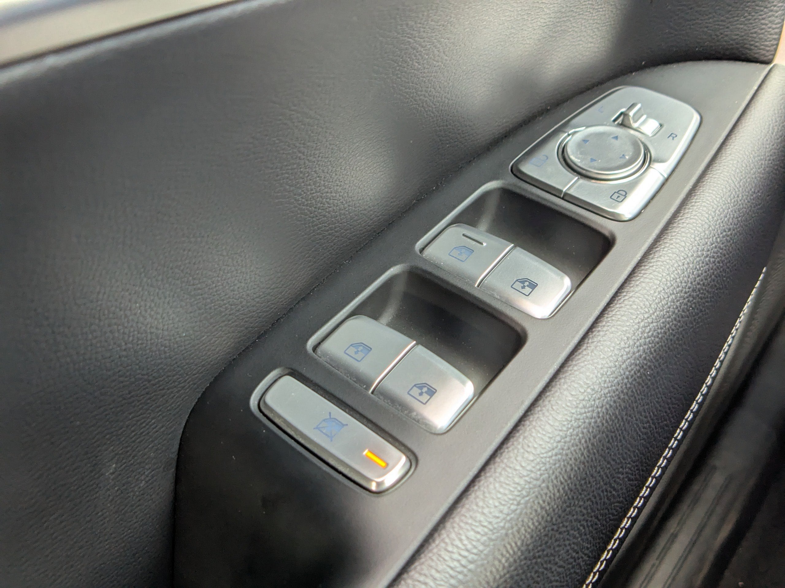 2024 Genesis G70 2.5T