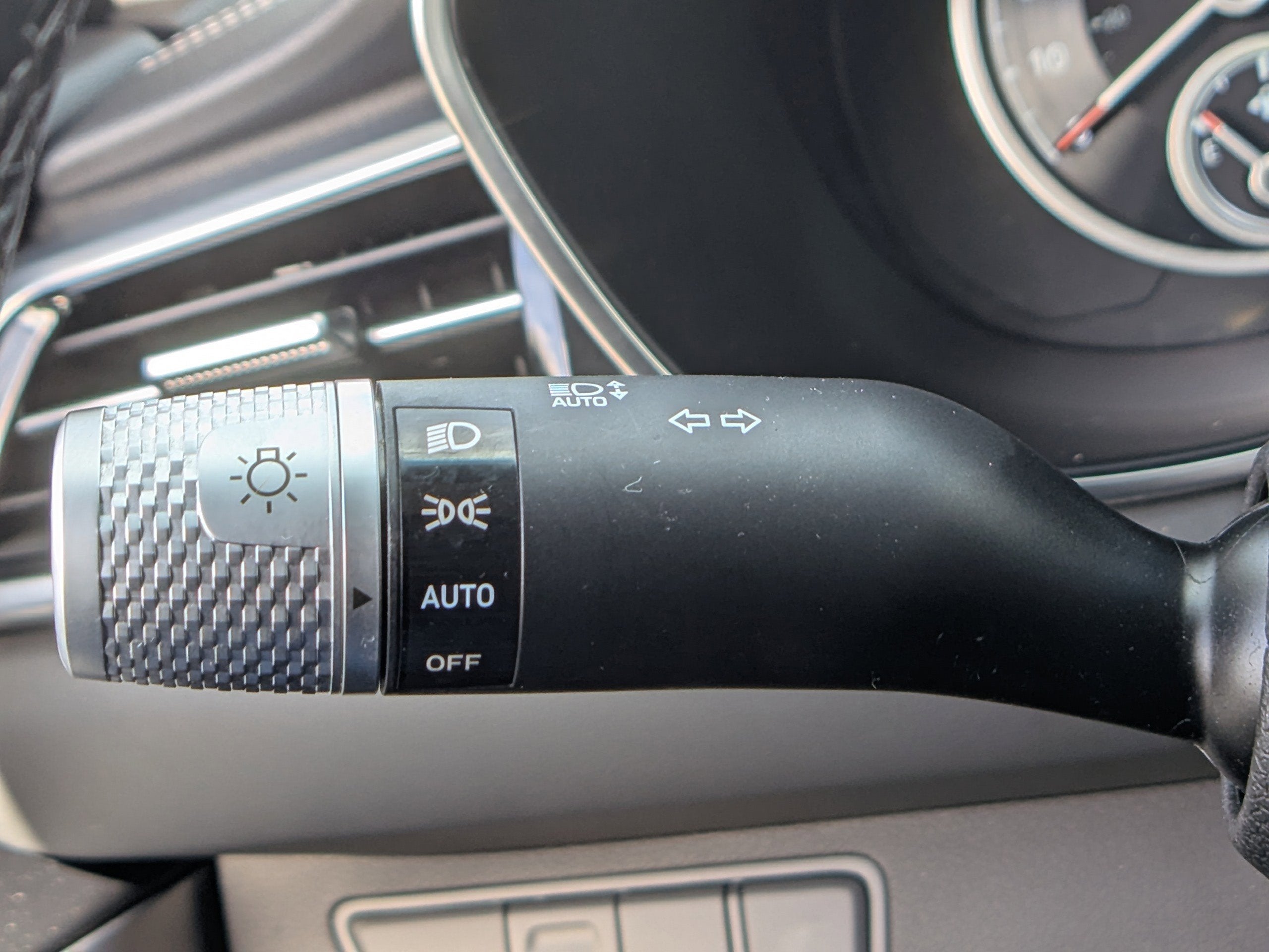 2024 Genesis G70 2.5T