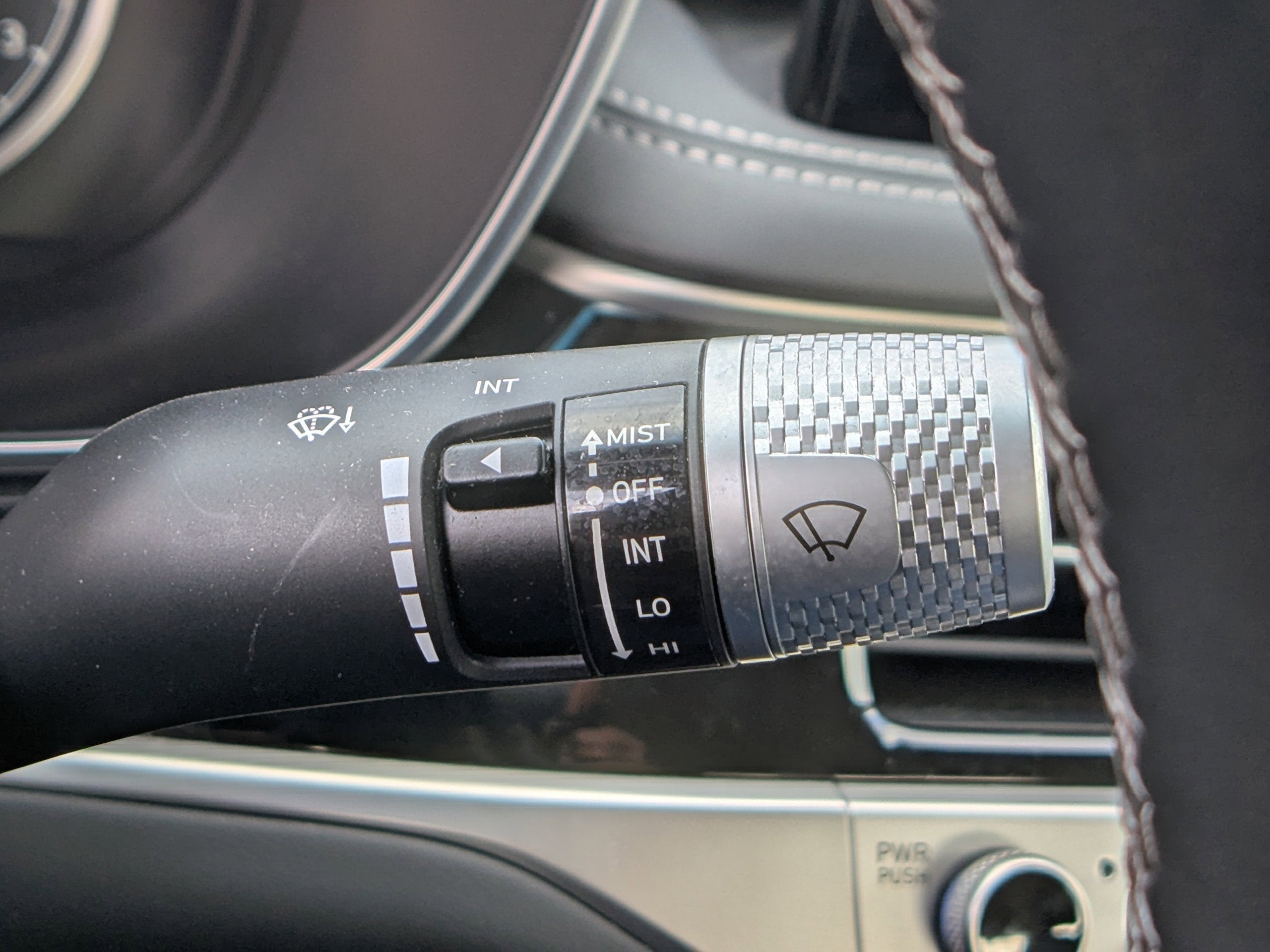 2024 Genesis G70 2.5T