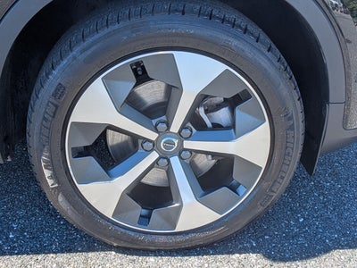 2025 Volvo XC40 B5 Plus Bright Theme