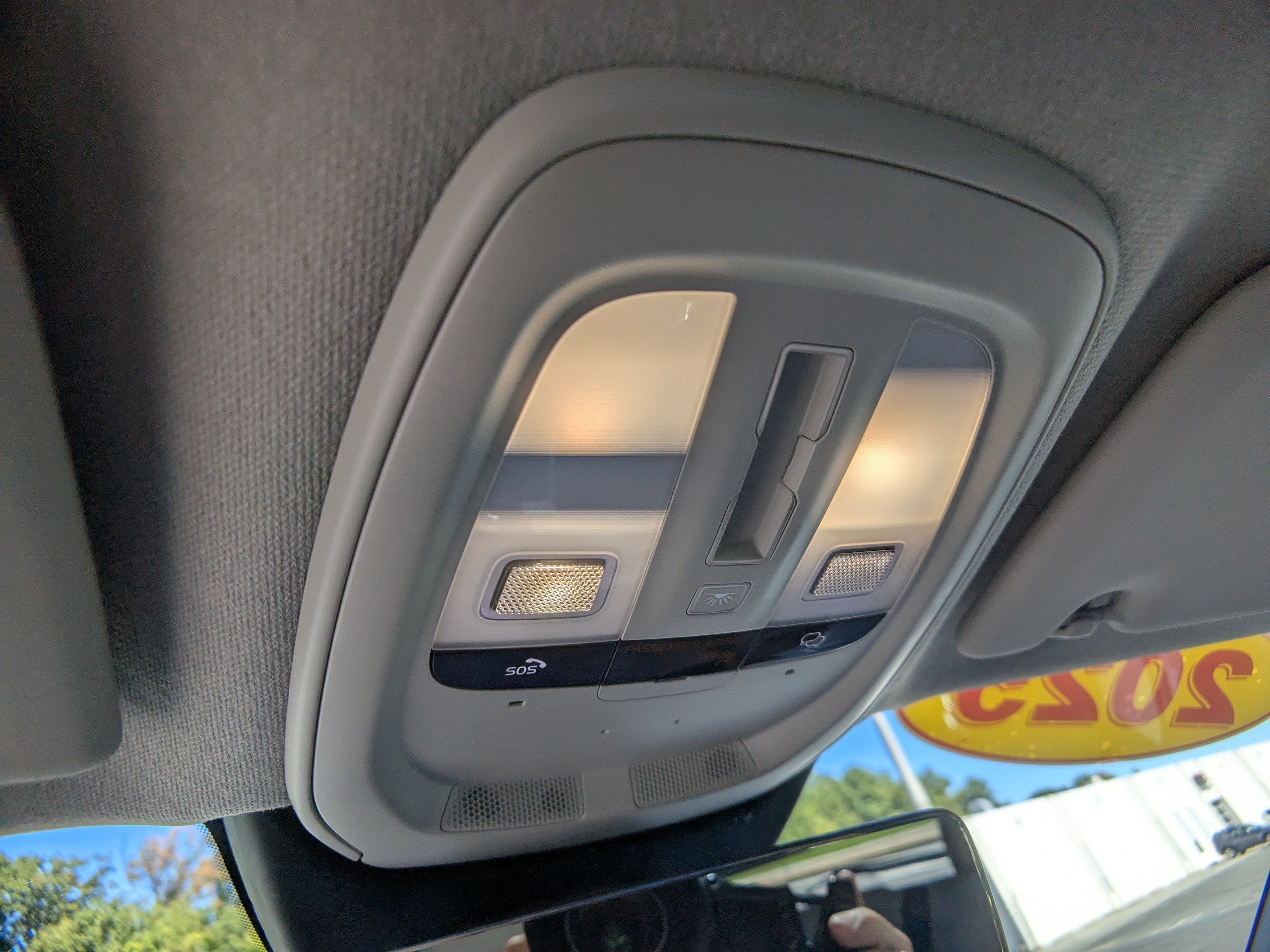 2025 Volvo XC40 B5 Plus Bright Theme