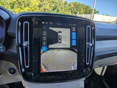 2025 Volvo XC40 B5 Plus Bright Theme