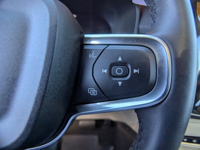 2025 Volvo XC40 B5 Plus Bright Theme