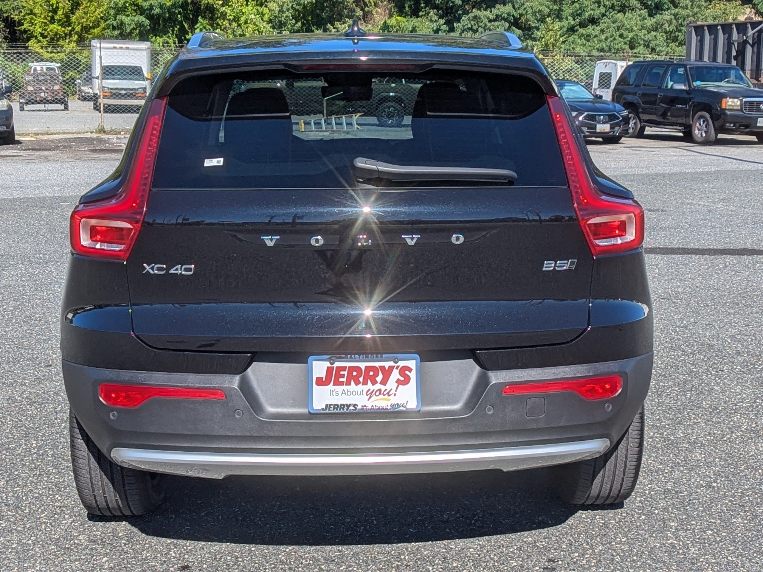 2025 Volvo XC40 B5 Plus Bright Theme