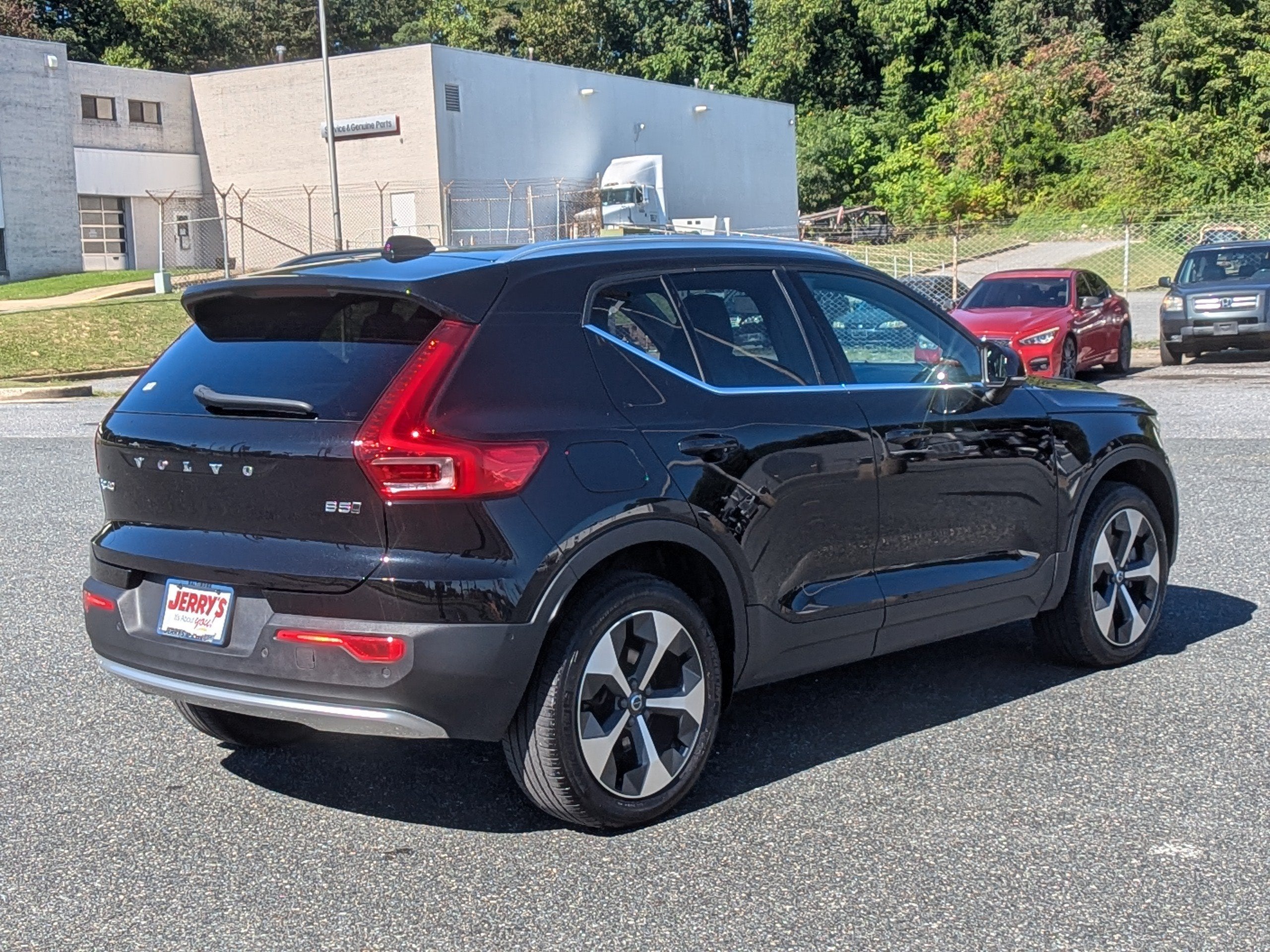 2025 Volvo XC40 B5 Plus Bright Theme