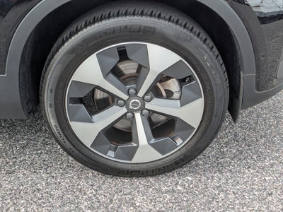 2023 Volvo XC40 Plus Bright Theme