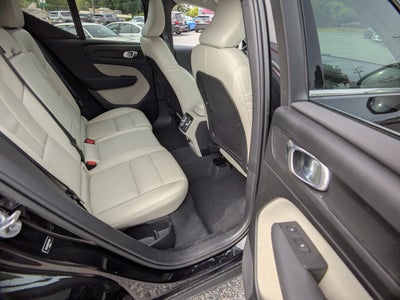 2023 Volvo XC40 Plus Bright Theme
