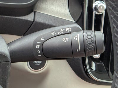 2023 Volvo XC40 Plus Bright Theme