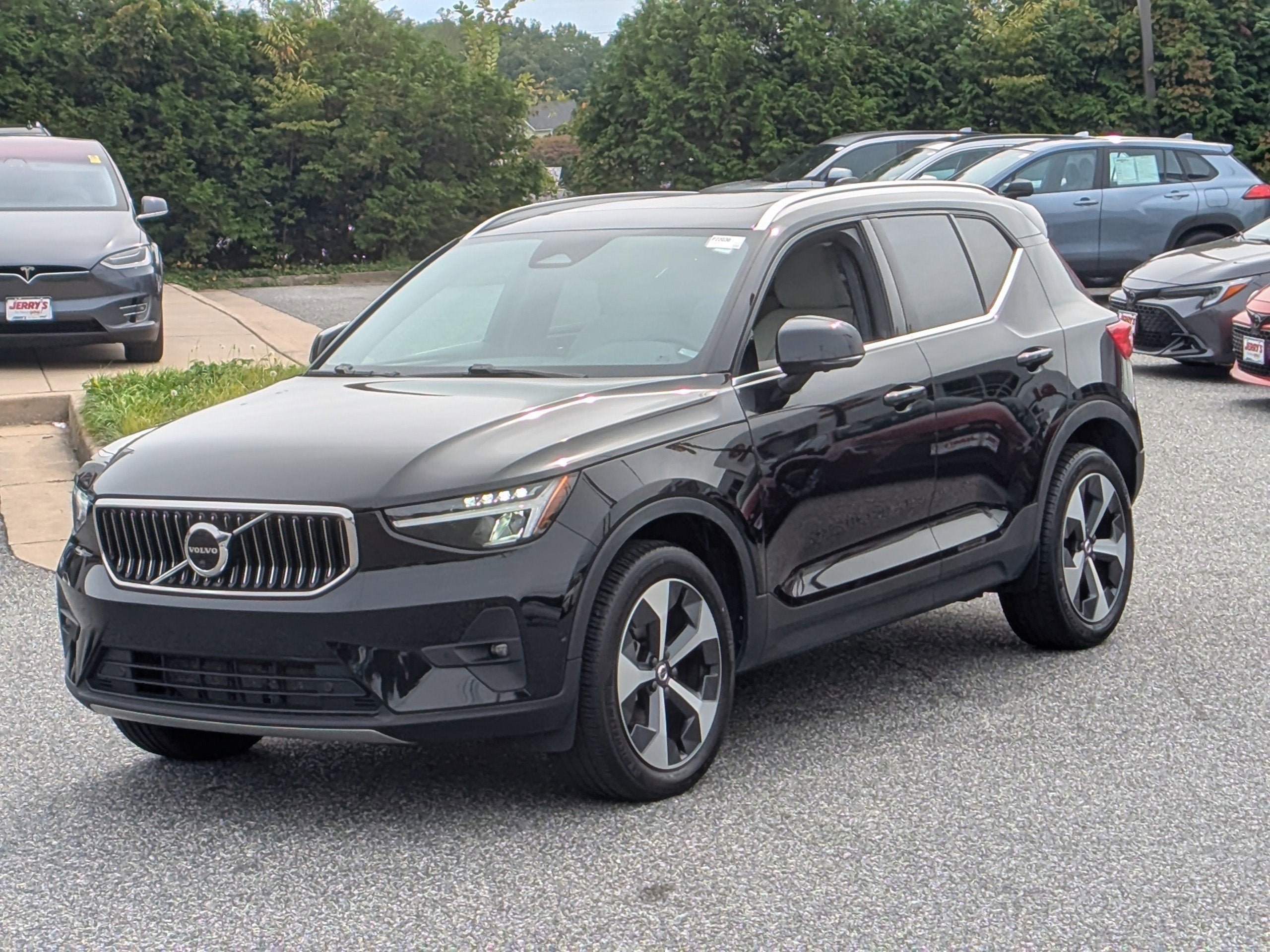 2023 Volvo XC40 Plus Bright Theme