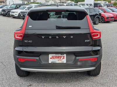 2023 Volvo XC40 Plus Bright Theme