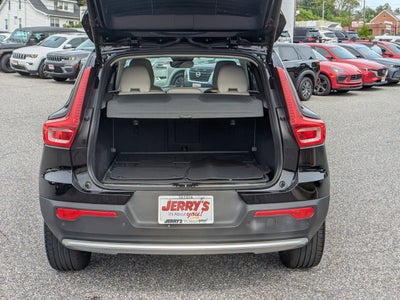 2023 Volvo XC40 Plus Bright Theme