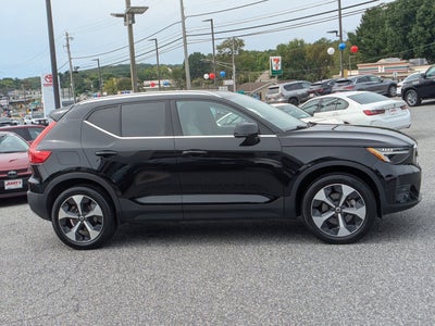 2023 Volvo XC40 Plus Bright Theme