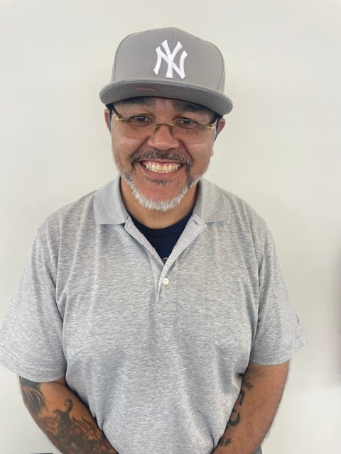 Frank Rivas (Habla Español)