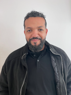 Leo Garcia (Habla Español)